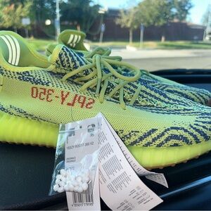 Yeezy boost 350 v2 brand new with tags